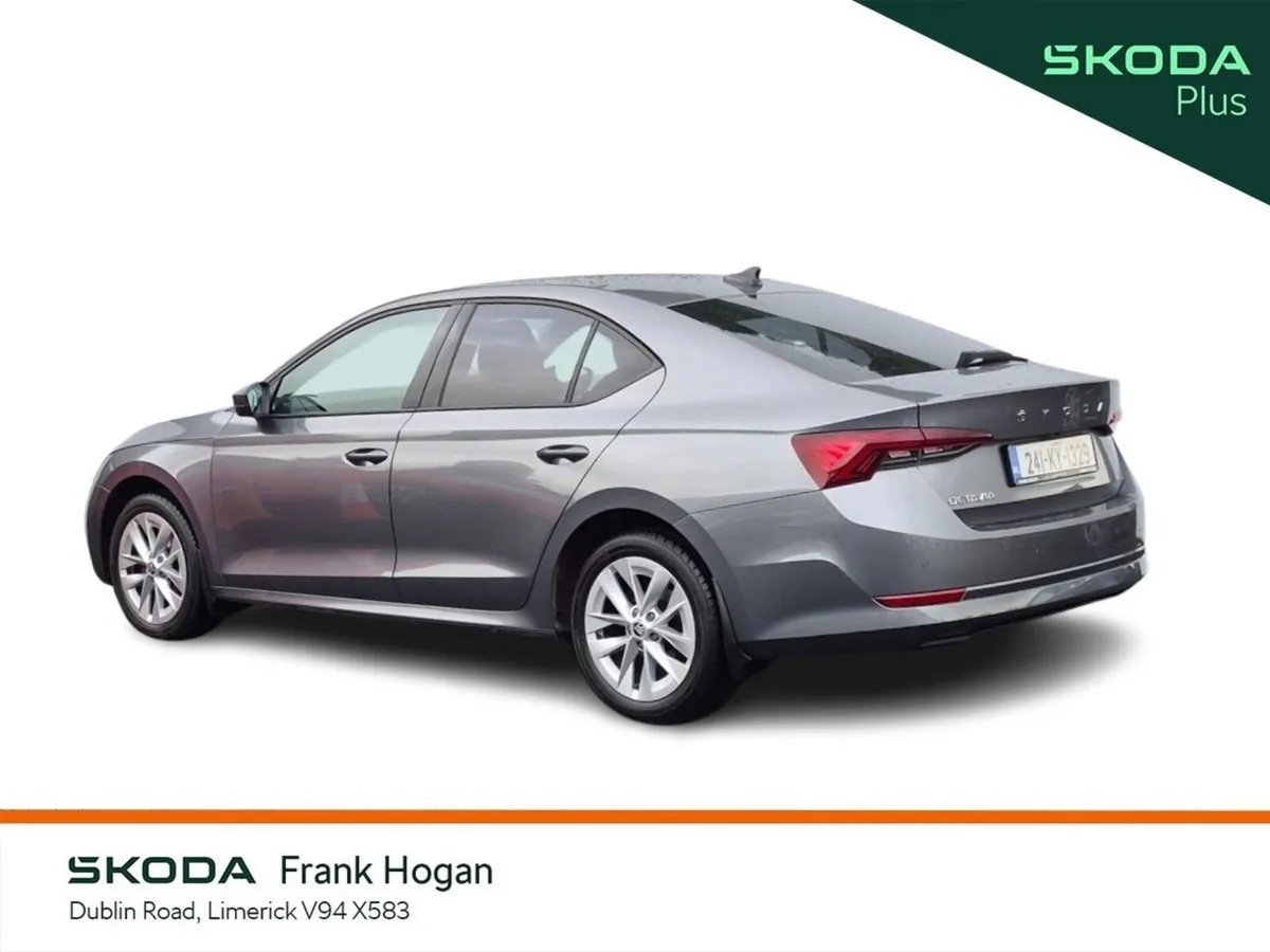 Skoda Octavia Saloon, Diesel, 2024, Grey