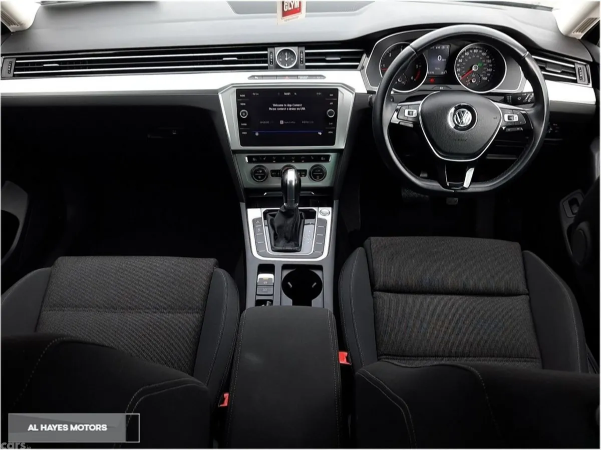 Volkswagen Passat Estate, Diesel, 2018, Grey
