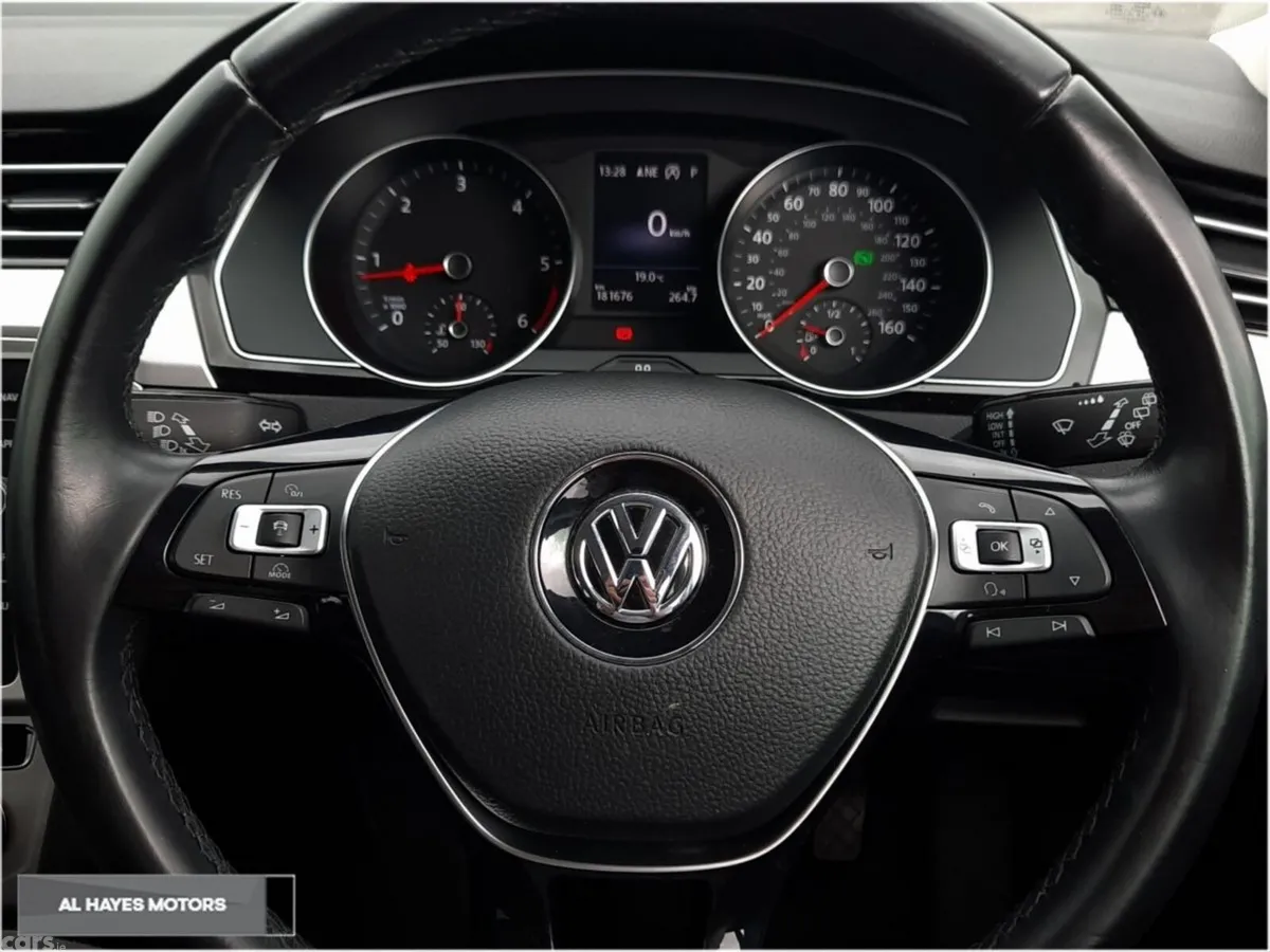 Volkswagen Passat Estate, Diesel, 2018, Grey