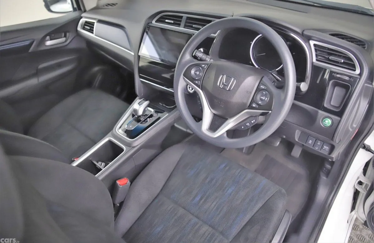 Honda Shuttle MPV, Petrol Hybrid, 2020, White