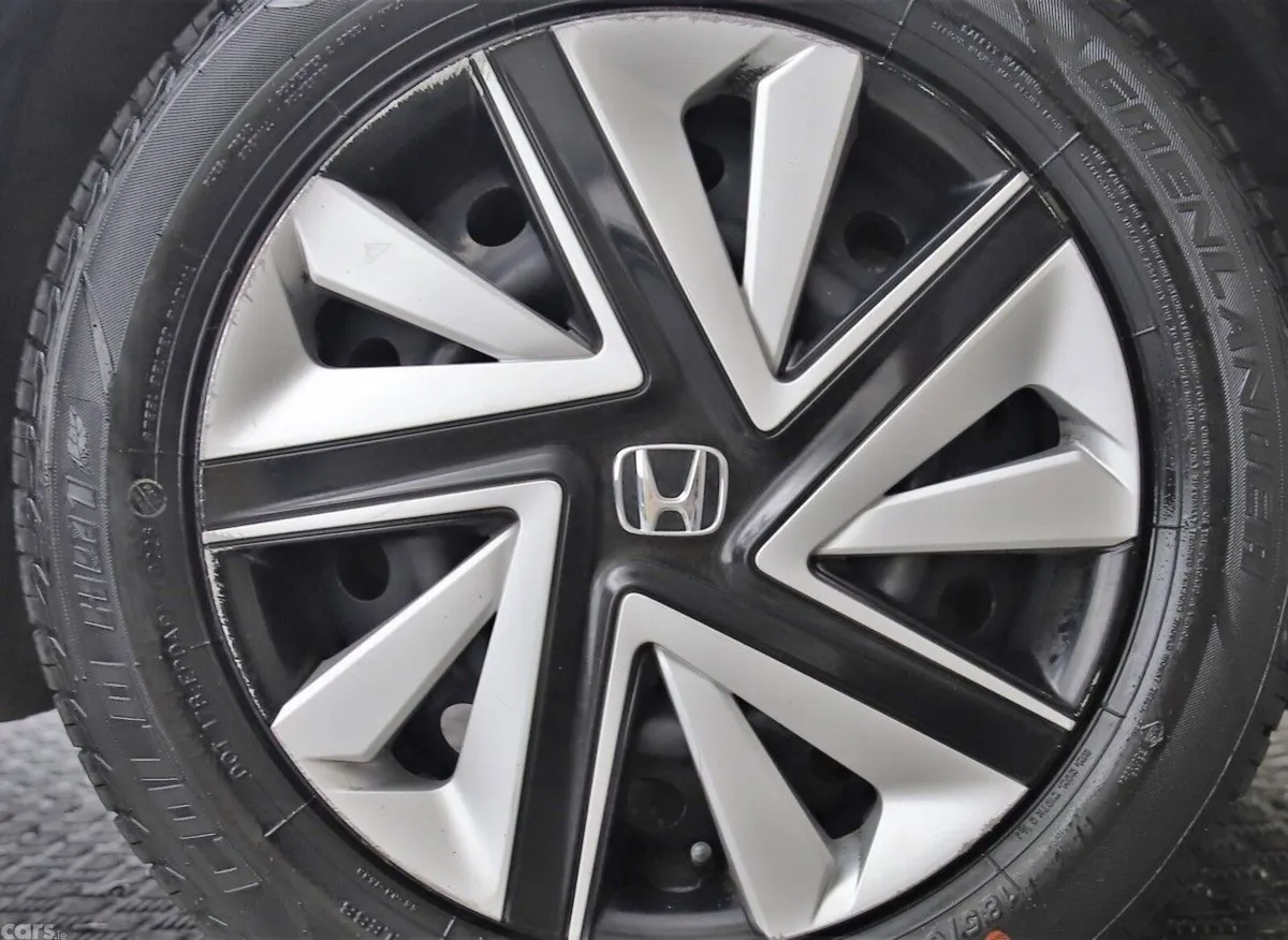 Honda Shuttle MPV, Petrol Hybrid, 2020, White