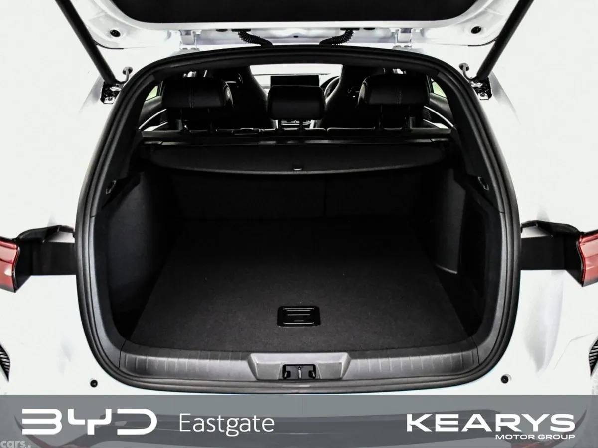 BYD SEAL U Hatchback, Petrol Plug-in Hybrid, 2026, White