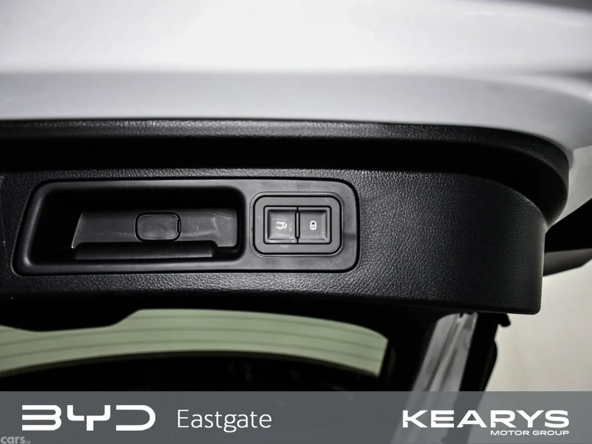 BYD SEAL U Hatchback, Petrol Plug-in Hybrid, 2026, White