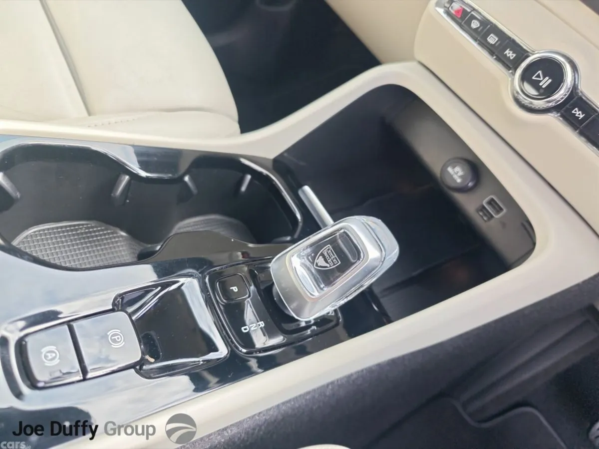 Volvo XC40 Estate, Petrol Plug-in Hybrid, 2021, Blue