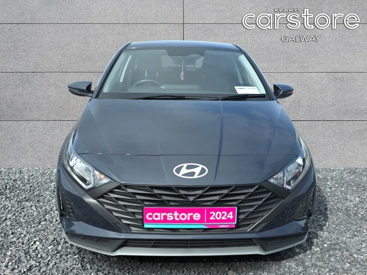 Hyundai i20 Hatchback, Petrol, 2024, Grey