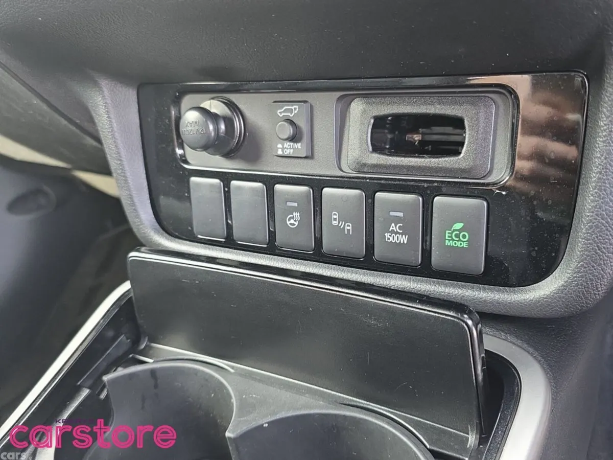 Mitsubishi Outlander SUV, Petrol Plug-in Hybrid, 2021, White