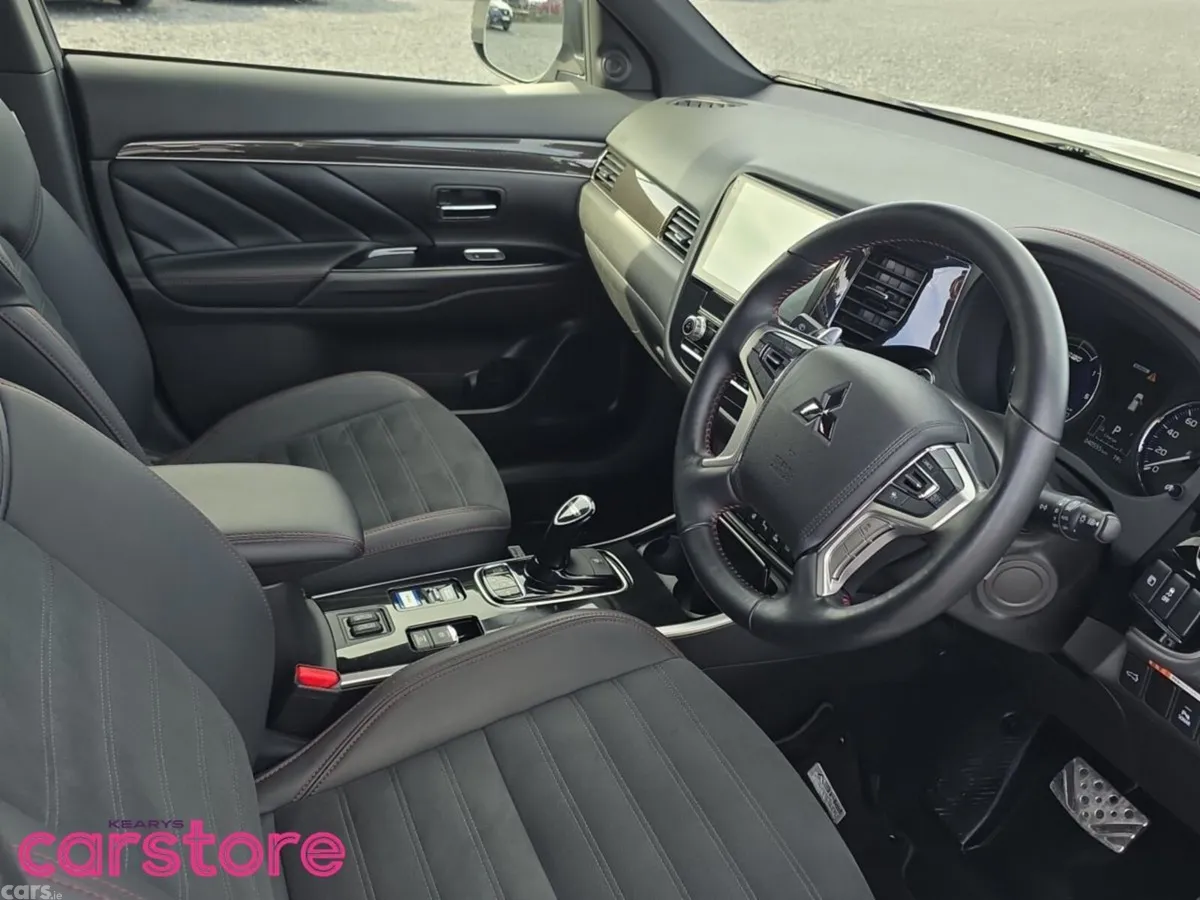 Mitsubishi Outlander SUV, Petrol Plug-in Hybrid, 2021, White