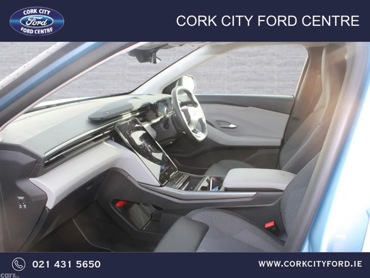 Ford Explorer MPV, Electric, 2026, Blue
