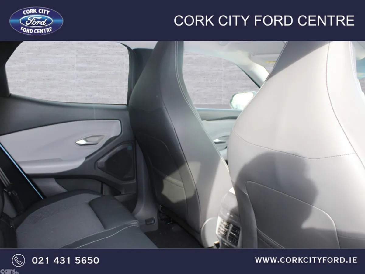 Ford Explorer MPV, Electric, 2026, Blue