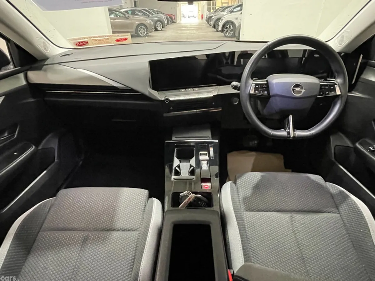 Opel Astra Hatchback, Diesel, 2024, Grey