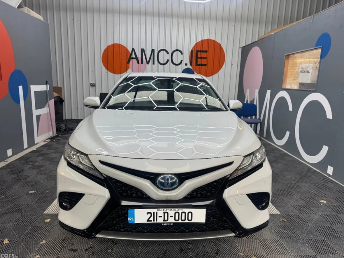 Toyota Camry Saloon, Petrol Hybrid, 2021, White