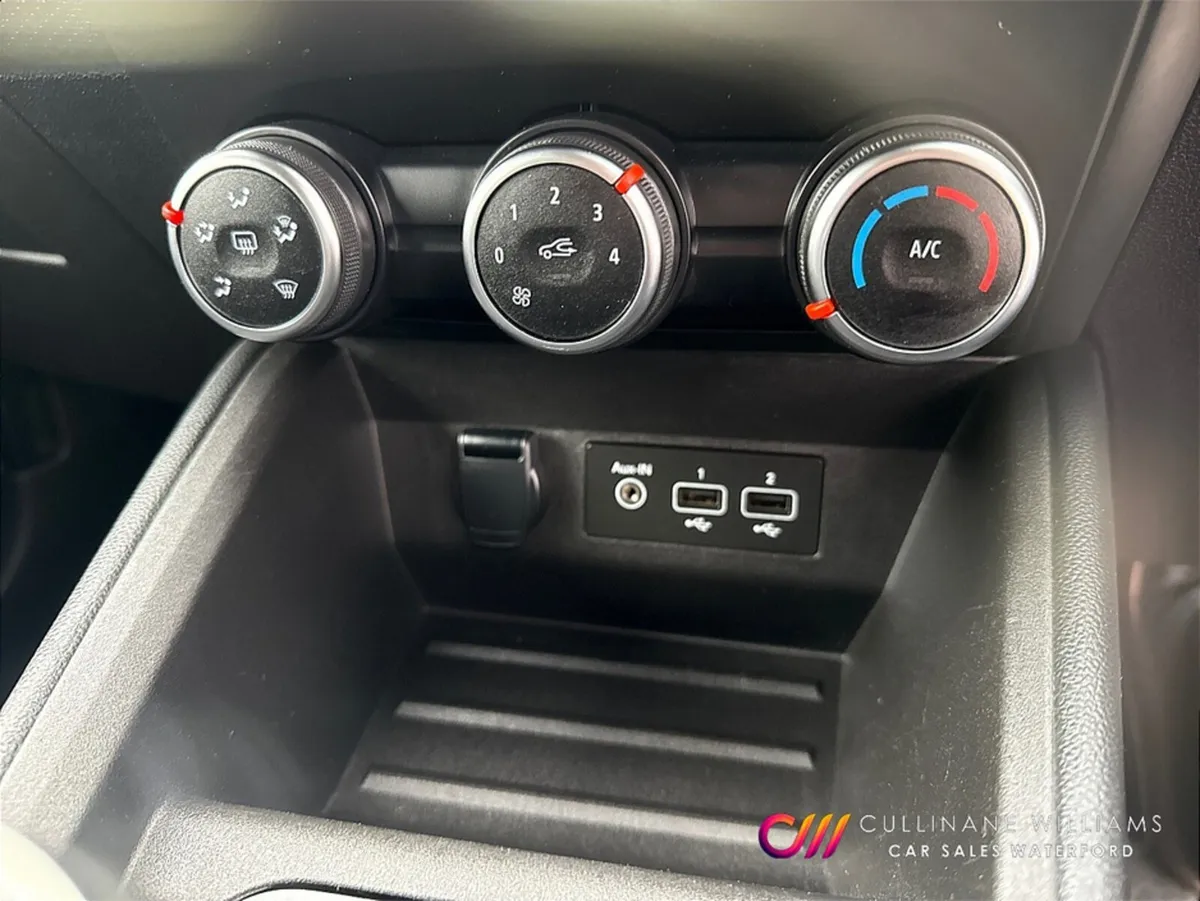 Renault Clio Hatchback, Petrol, 2023, Black