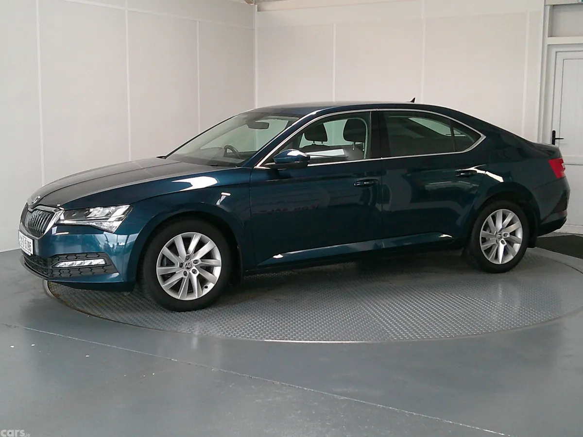 Skoda Superb Saloon, Diesel, 2021, Blue