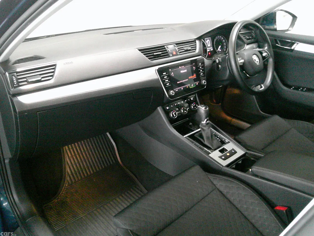 Skoda Superb Saloon, Diesel, 2021, Blue