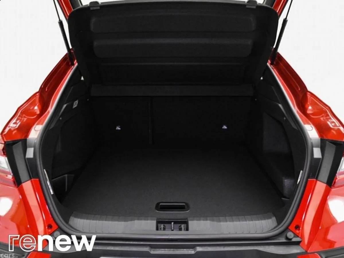 Renault Arkana SUV, Petrol, 2022, Red