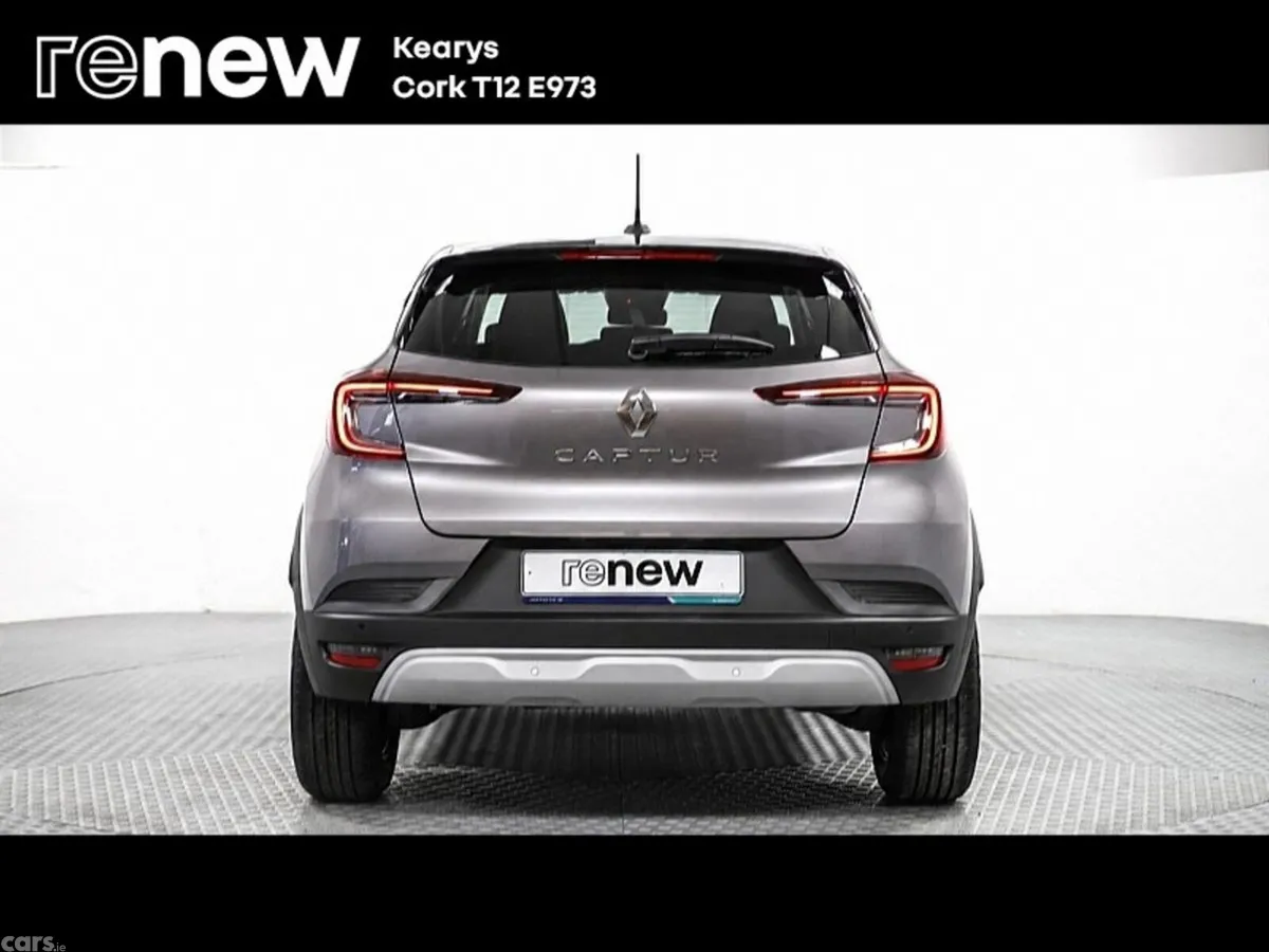 Renault Captur SUV, Petrol, 2023, Grey