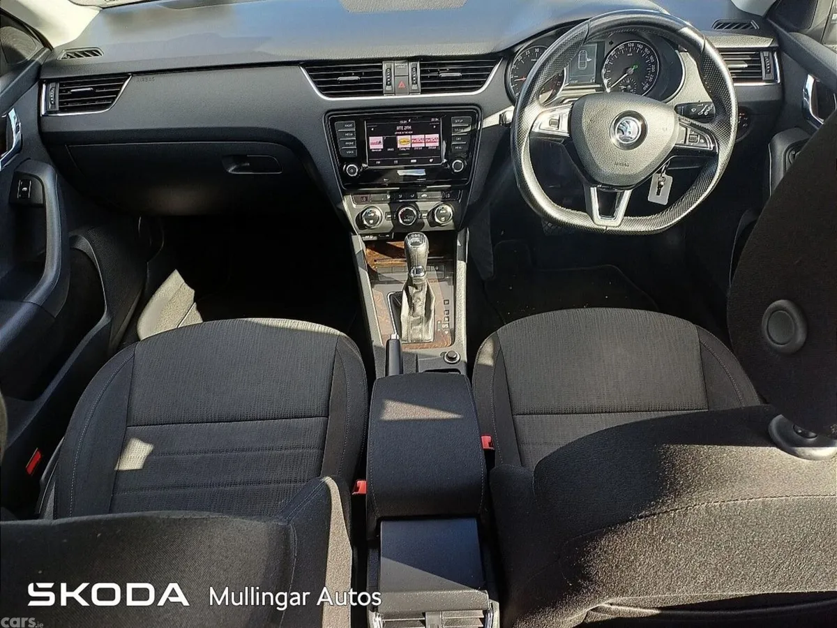 Skoda Octavia Saloon, Diesel, 2016, White