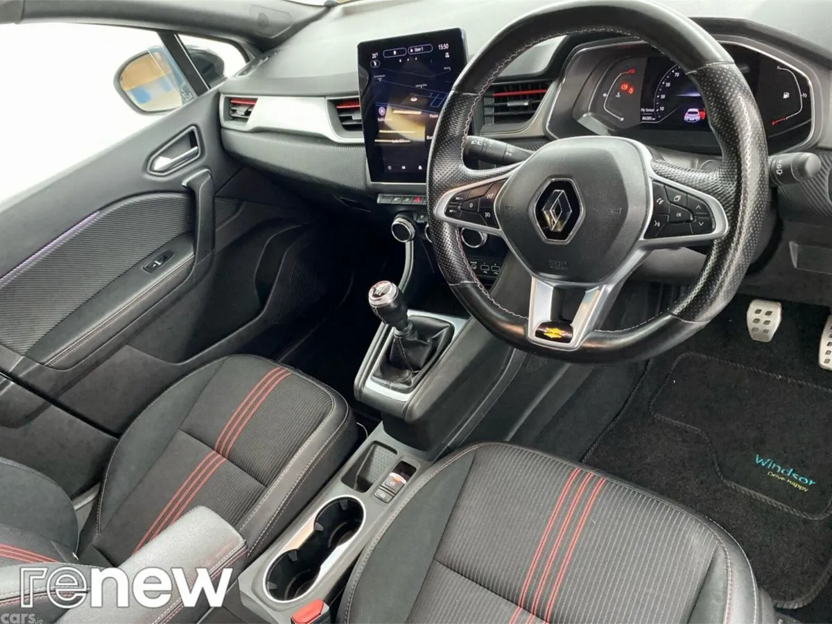 Renault Captur Hatchback, Petrol, 2022, White