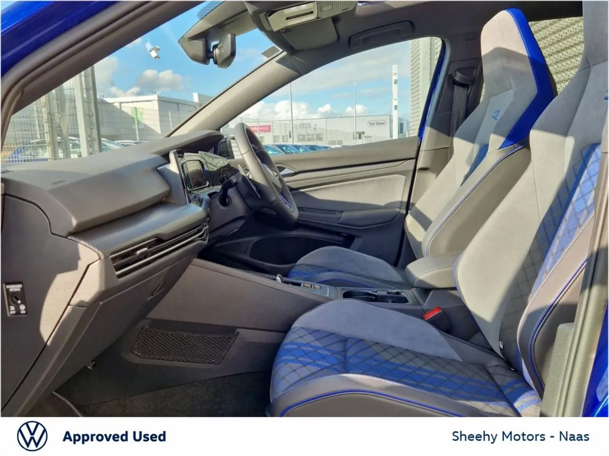 Volkswagen Golf Hatchback, Petrol, 2021, Blue
