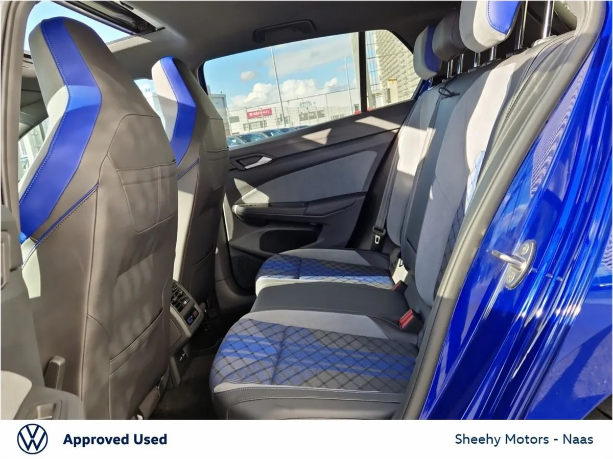 Volkswagen Golf Hatchback, Petrol, 2021, Blue