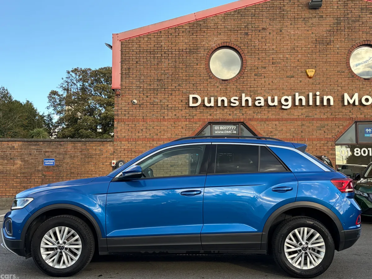 Volkswagen T-Roc SUV, Petrol, 2023, Blue