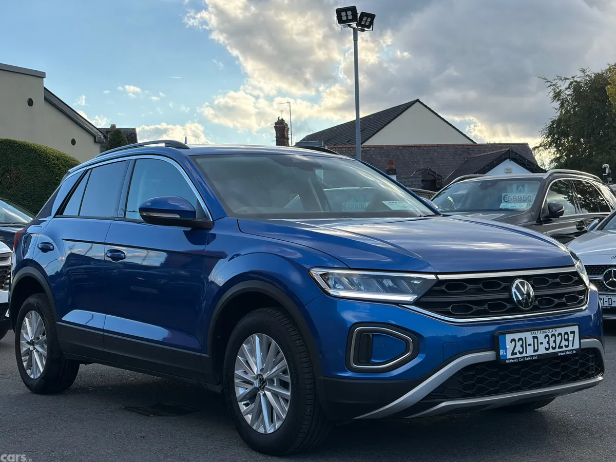 Volkswagen T-Roc SUV, Petrol, 2023, Blue