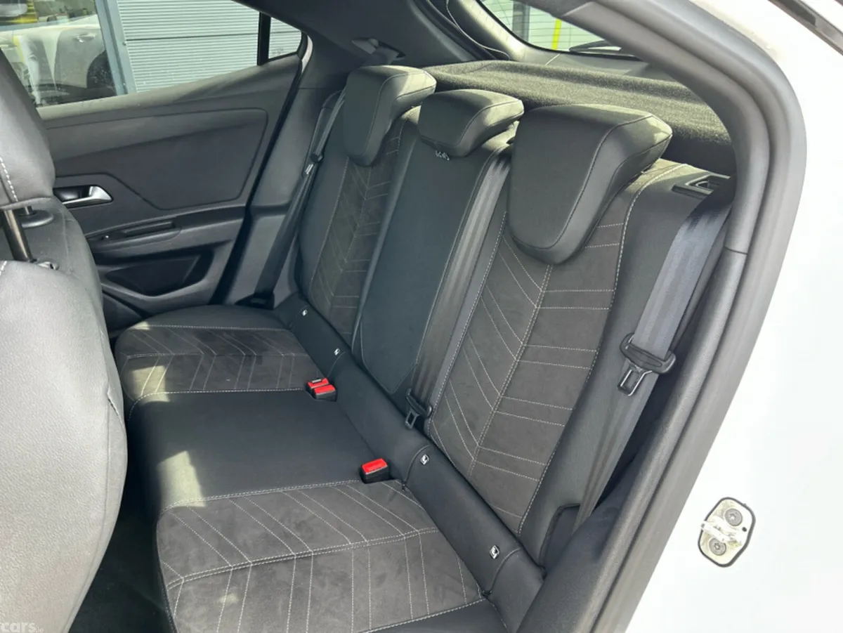 Opel Mokka MPV, Petrol, 2023, White