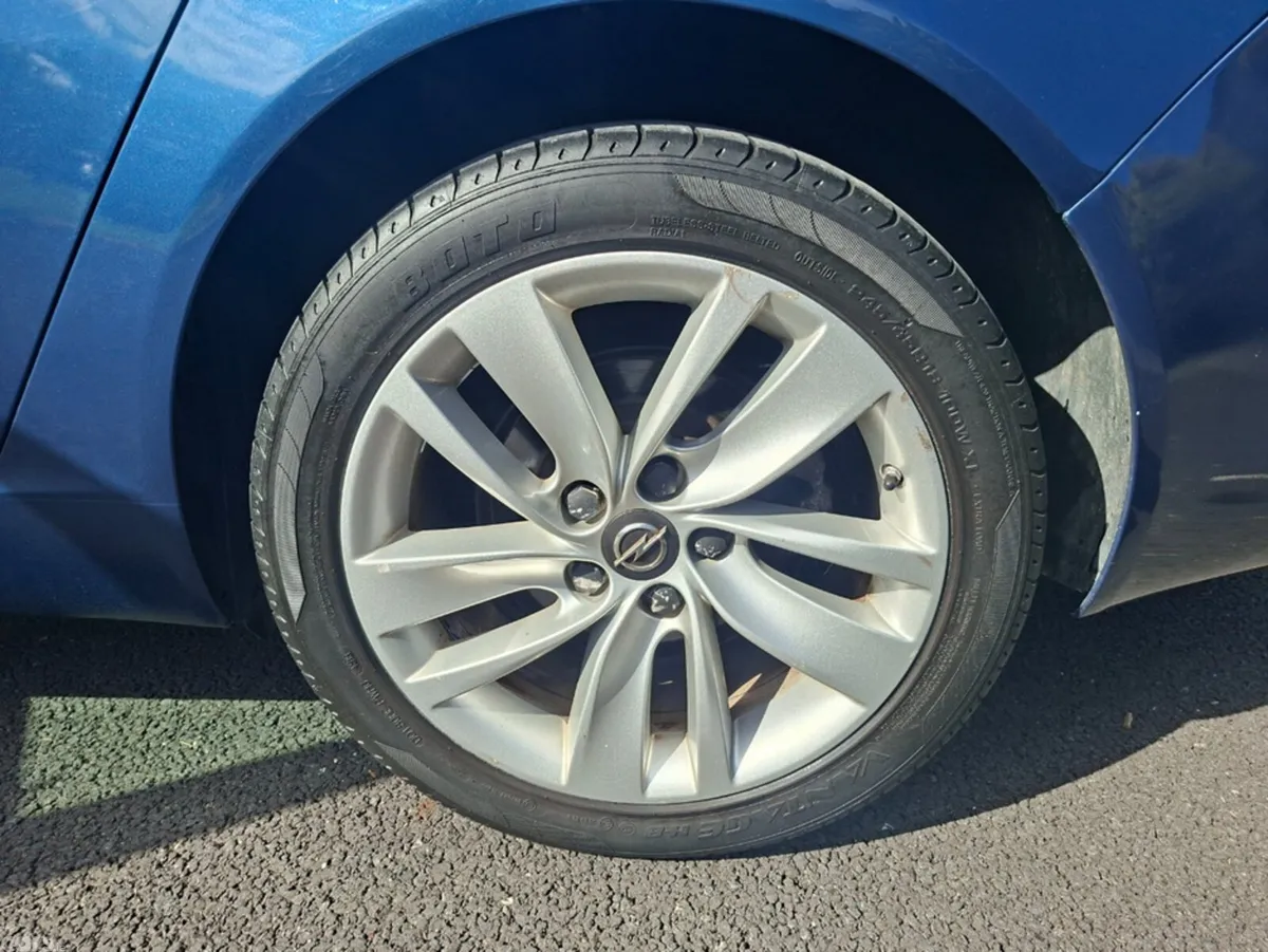Opel Insignia Hatchback, Diesel, 2016, Blue