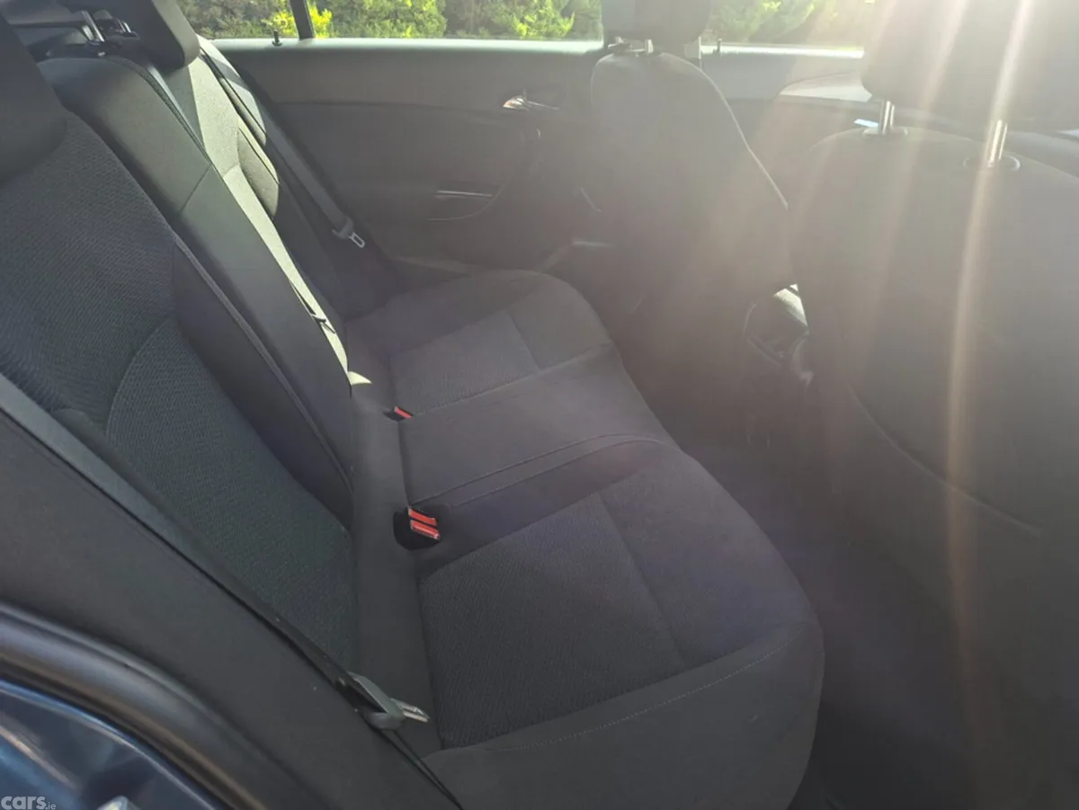 Opel Insignia Hatchback, Diesel, 2016, Blue