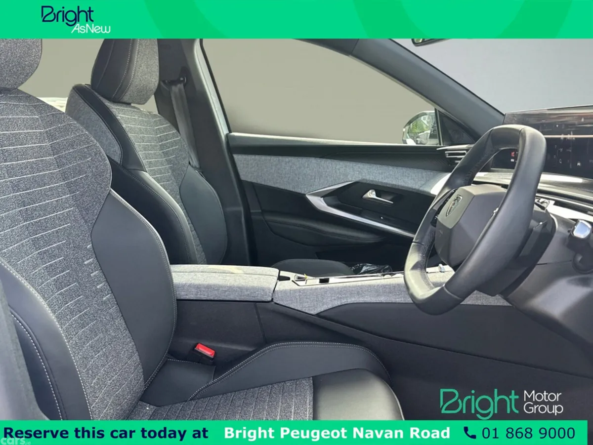 Peugeot 5008 MPV, Petrol, 2026, White