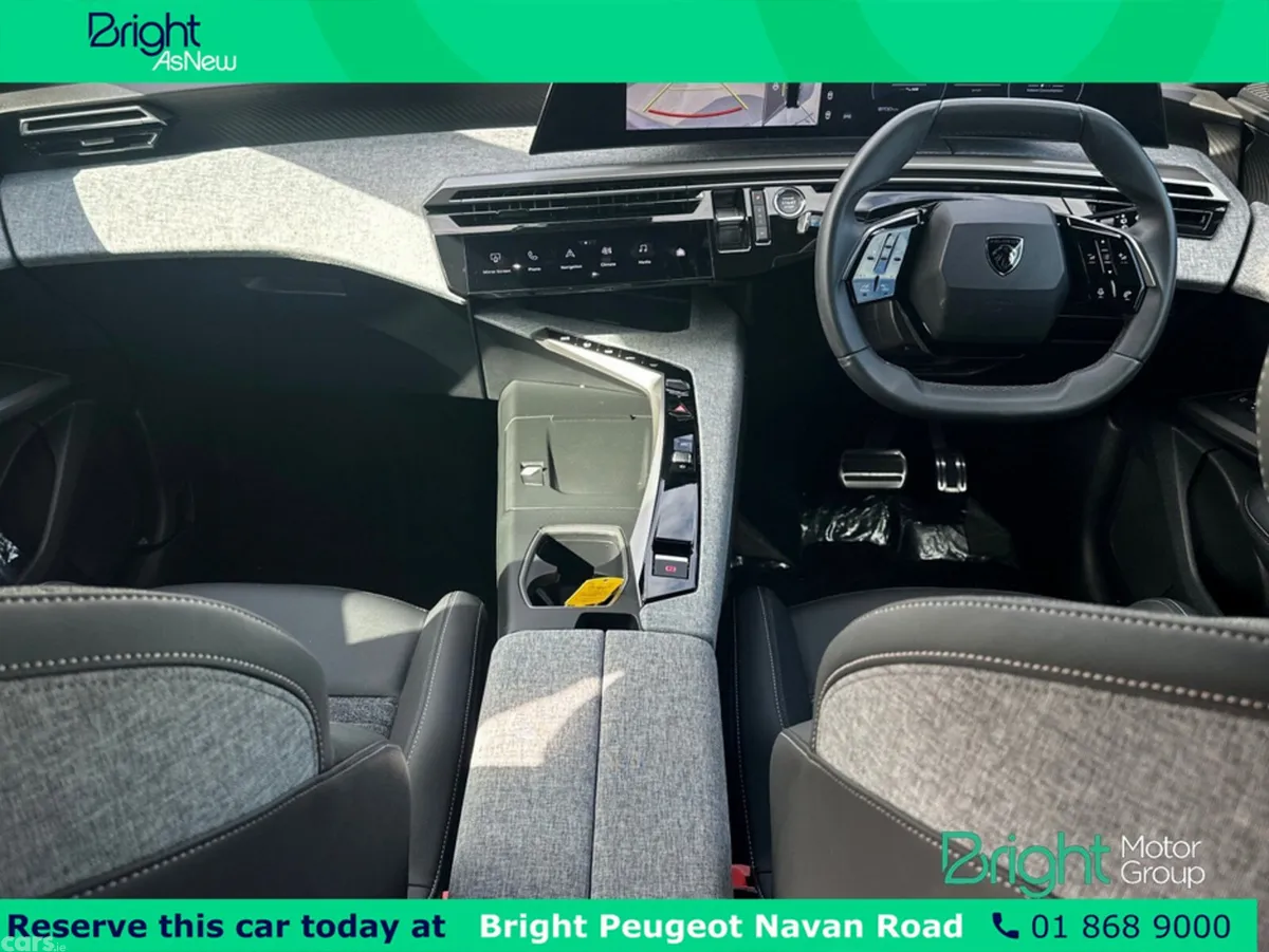 Peugeot 5008 MPV, Petrol, 2026, White