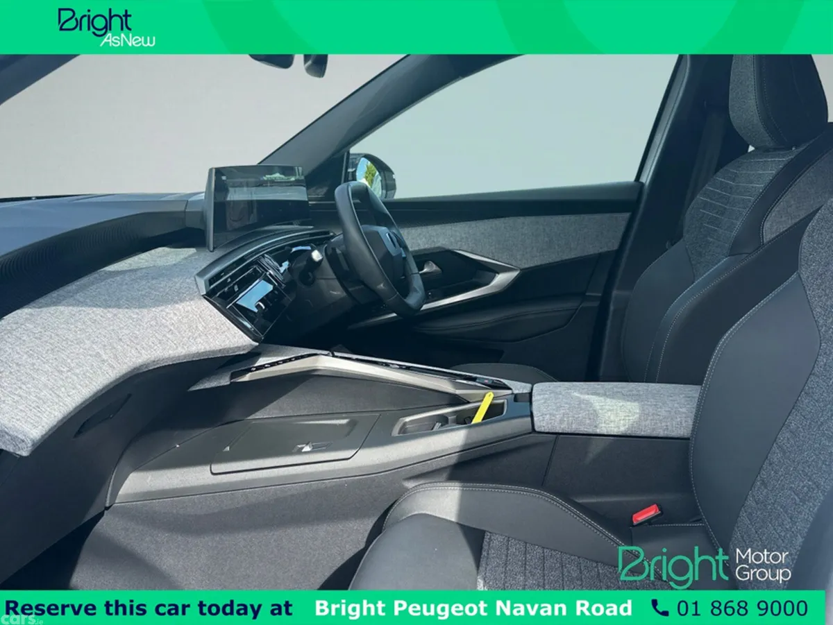 Peugeot 5008 MPV, Petrol, 2026, White