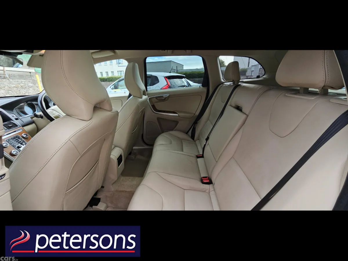 Volvo XC60 Estate, Diesel, 2017, Red