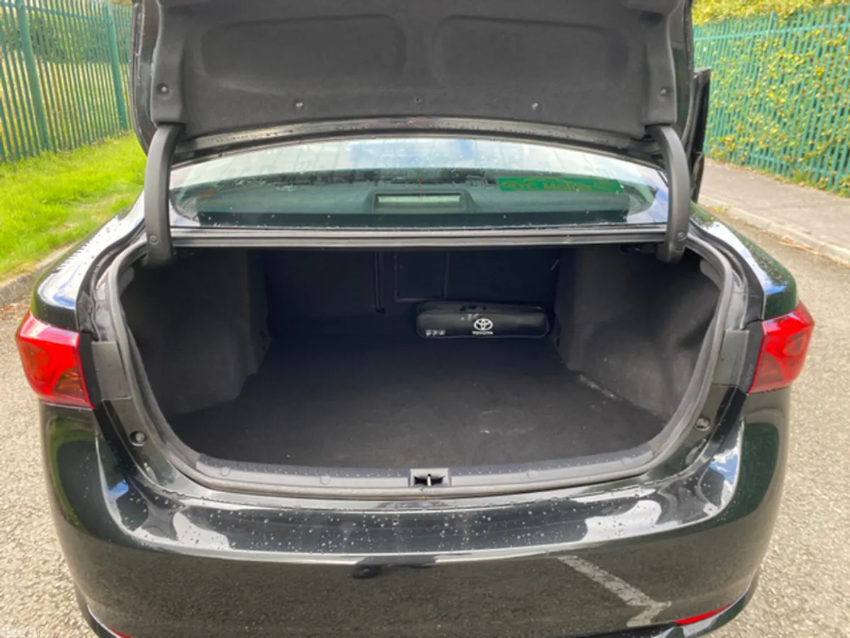 Toyota Avensis Saloon, Diesel, 2018, Black
