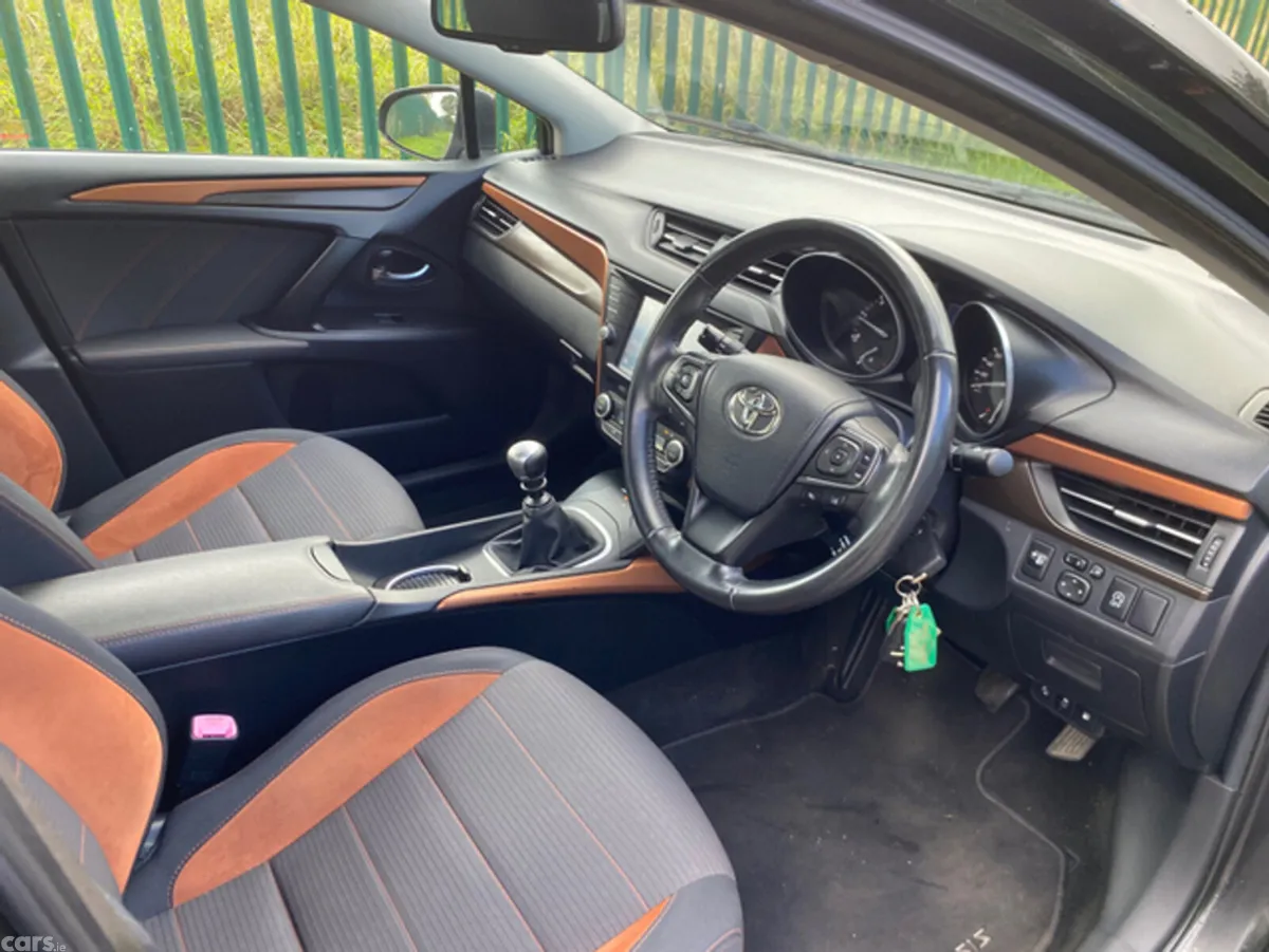 Toyota Avensis Saloon, Diesel, 2018, Black