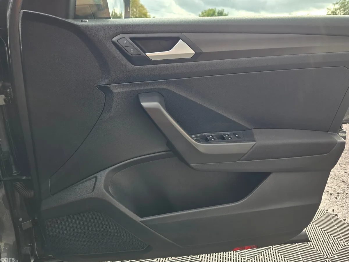 Volkswagen T-Roc SUV, Diesel, 2019, Grey