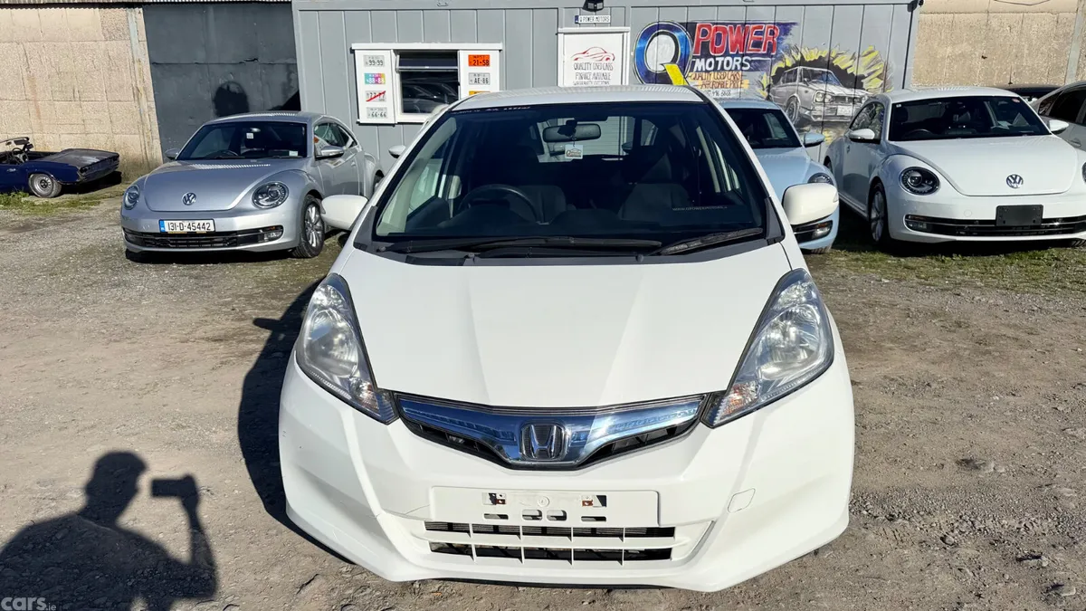 Honda Fit Hatchback, Petrol Hybrid, 2013, White