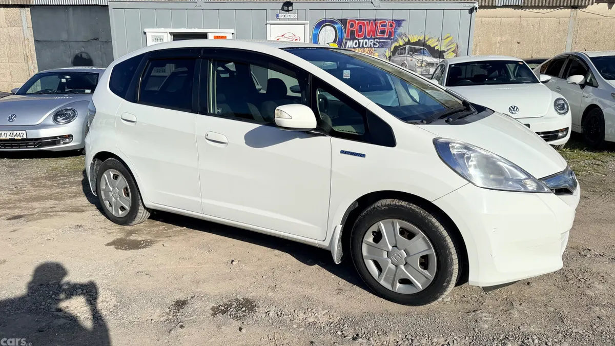 Honda Fit Hatchback, Petrol Hybrid, 2013, White