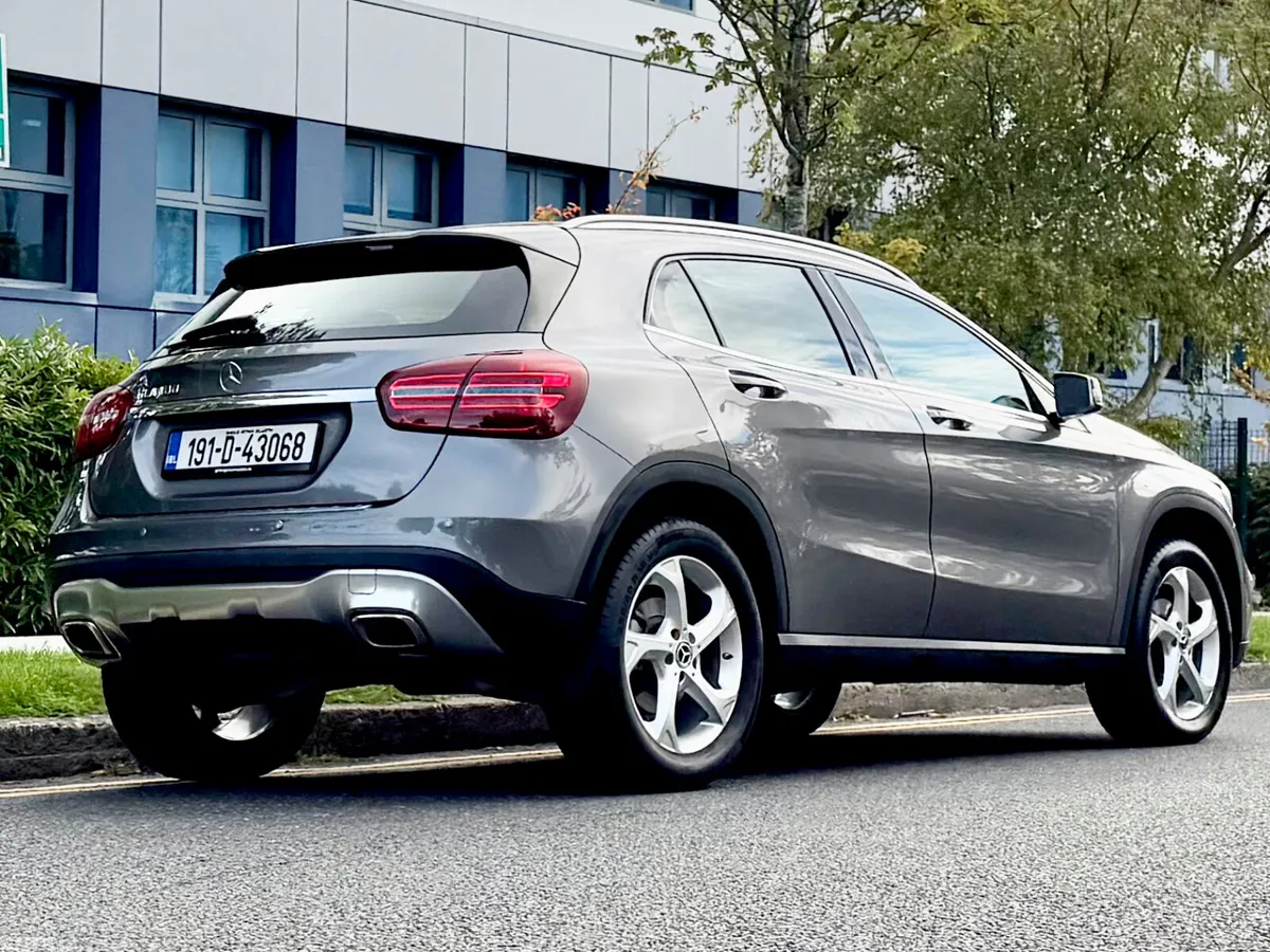 Mercedes-Benz GLA SUV, Petrol, 2019, Grey