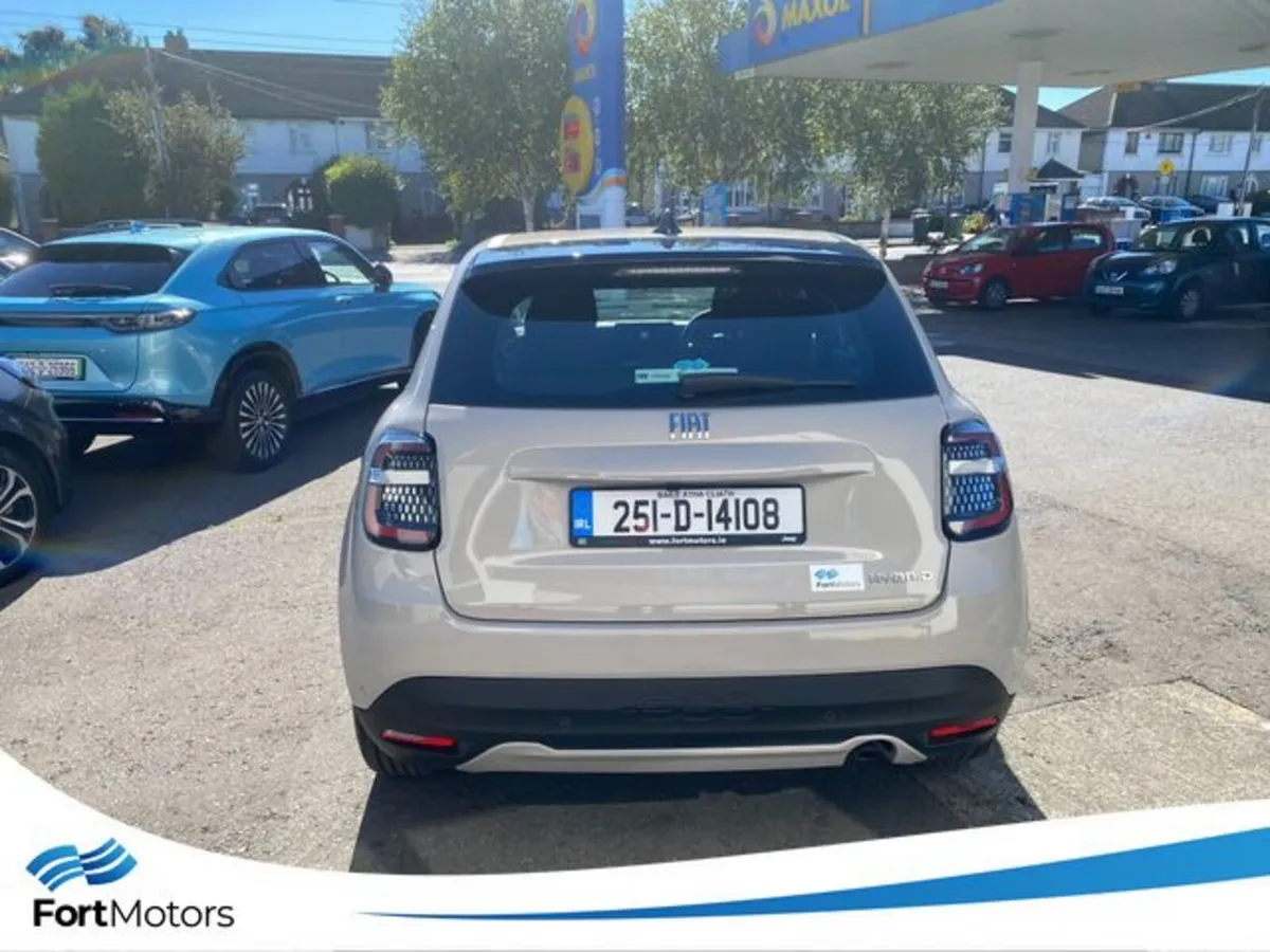 Fiat 600 Hatchback, Petrol, 2025, Grey