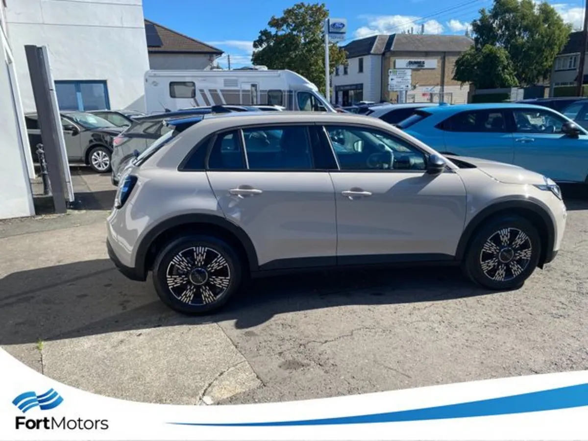 Fiat 600 Hatchback, Petrol, 2025, Grey