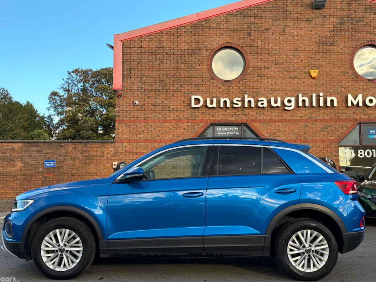 Volkswagen T-Roc SUV, Petrol, 2023, Blue