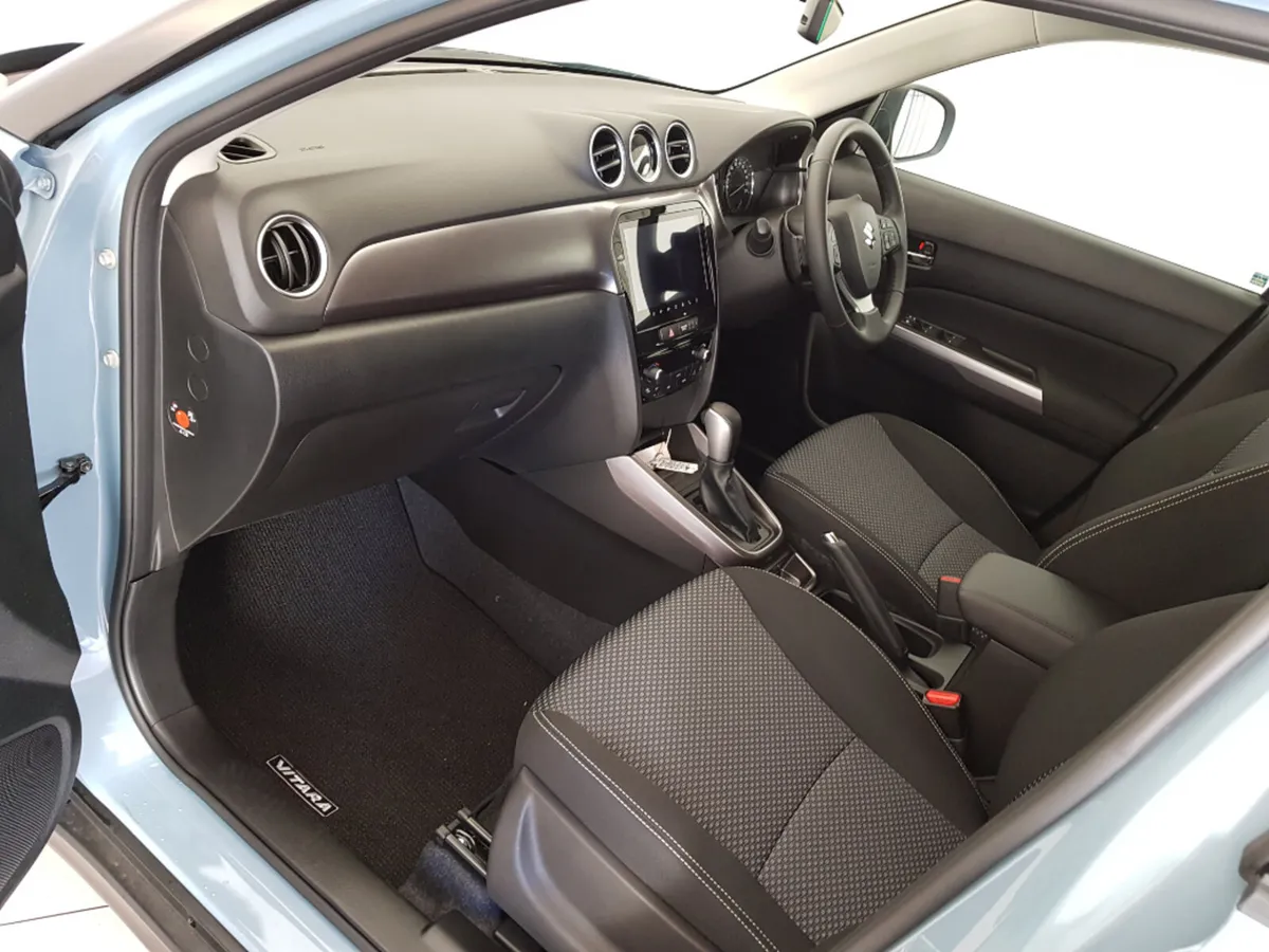 Suzuki Vitara SUV, Petrol Hybrid, 2027, Blue
