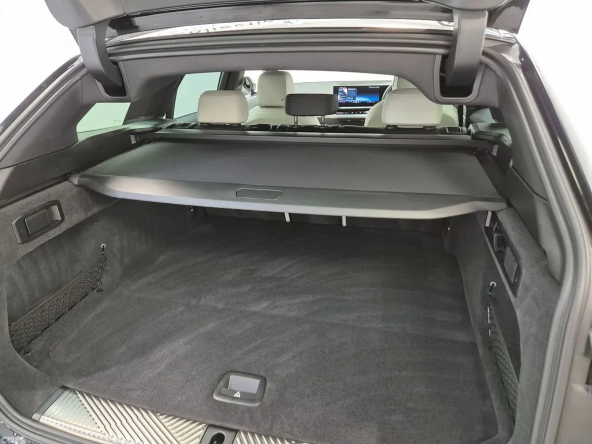 BMW 5-Series Estate, Petrol Plug-in Hybrid, 2025, Black