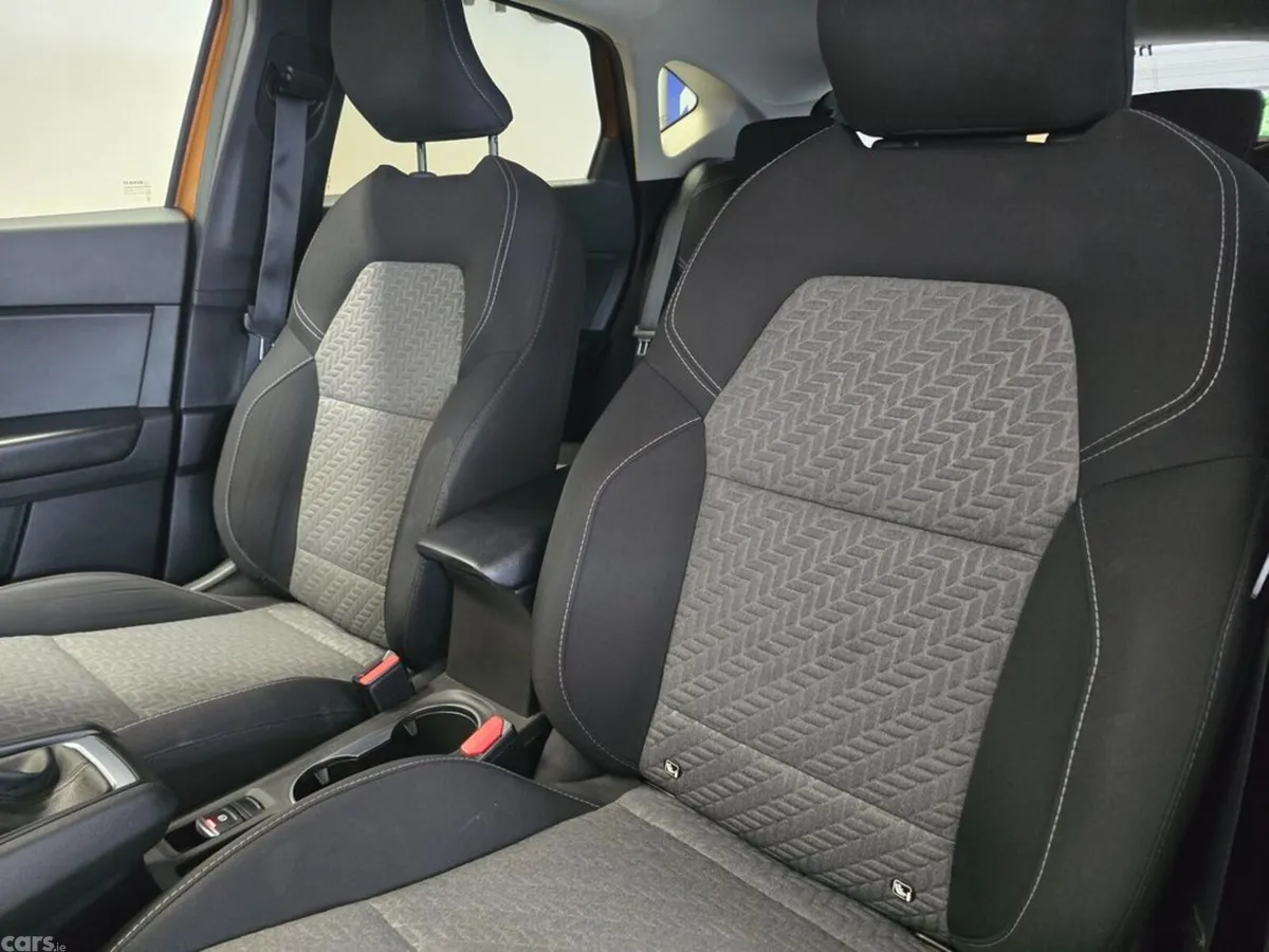 Renault Captur Hatchback, Petrol, 2022, Orange