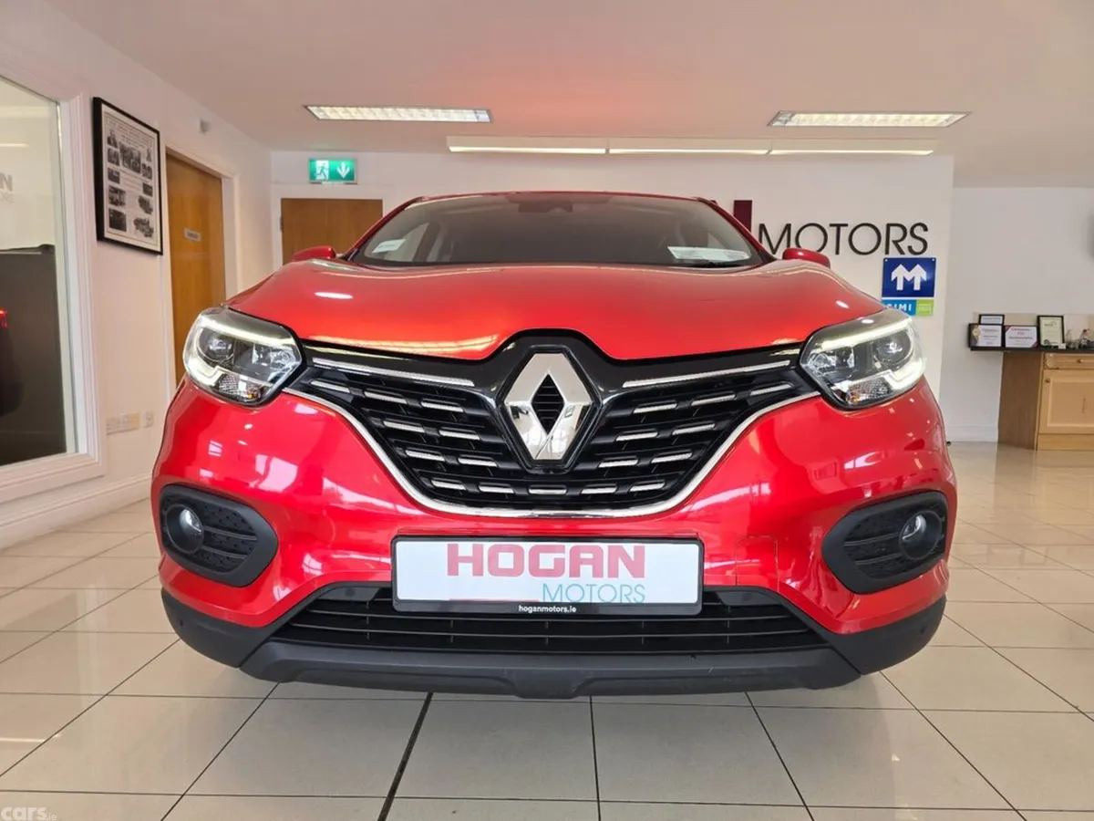 Renault Kadjar SUV, Petrol, 2022, Red