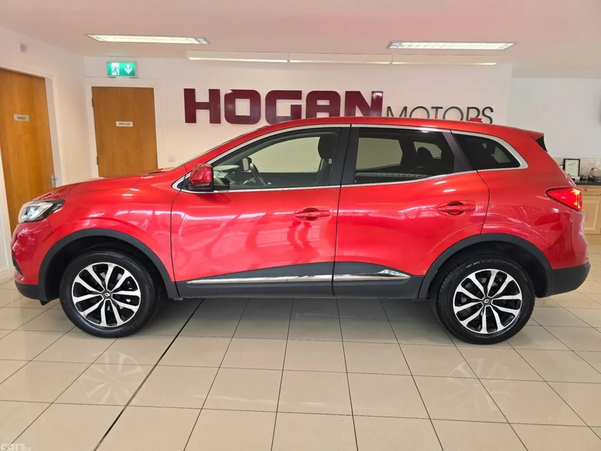 Renault Kadjar SUV, Petrol, 2022, Red