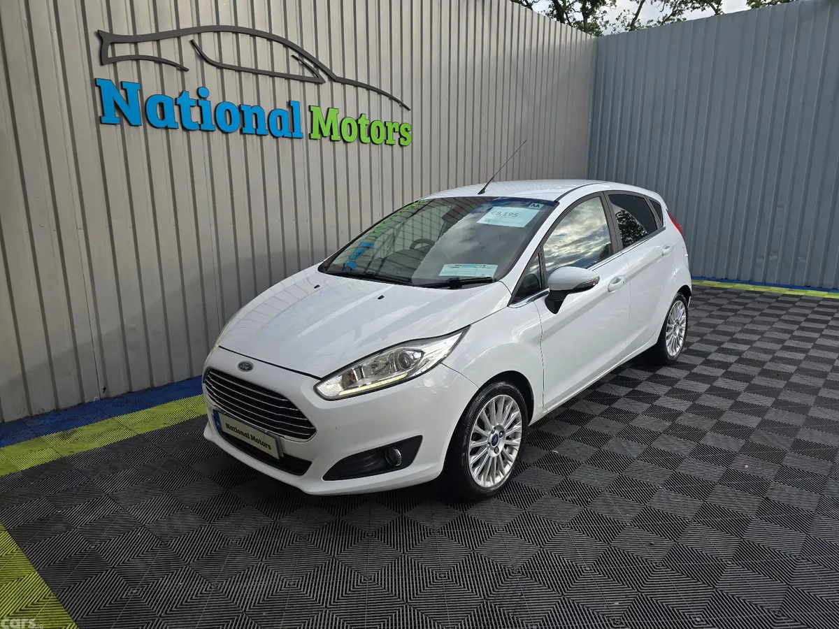 Ford Fiesta Hatchback, Petrol, 2015, White