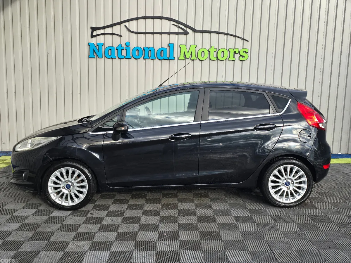 Ford Fiesta Hatchback, Petrol, 2014, Black