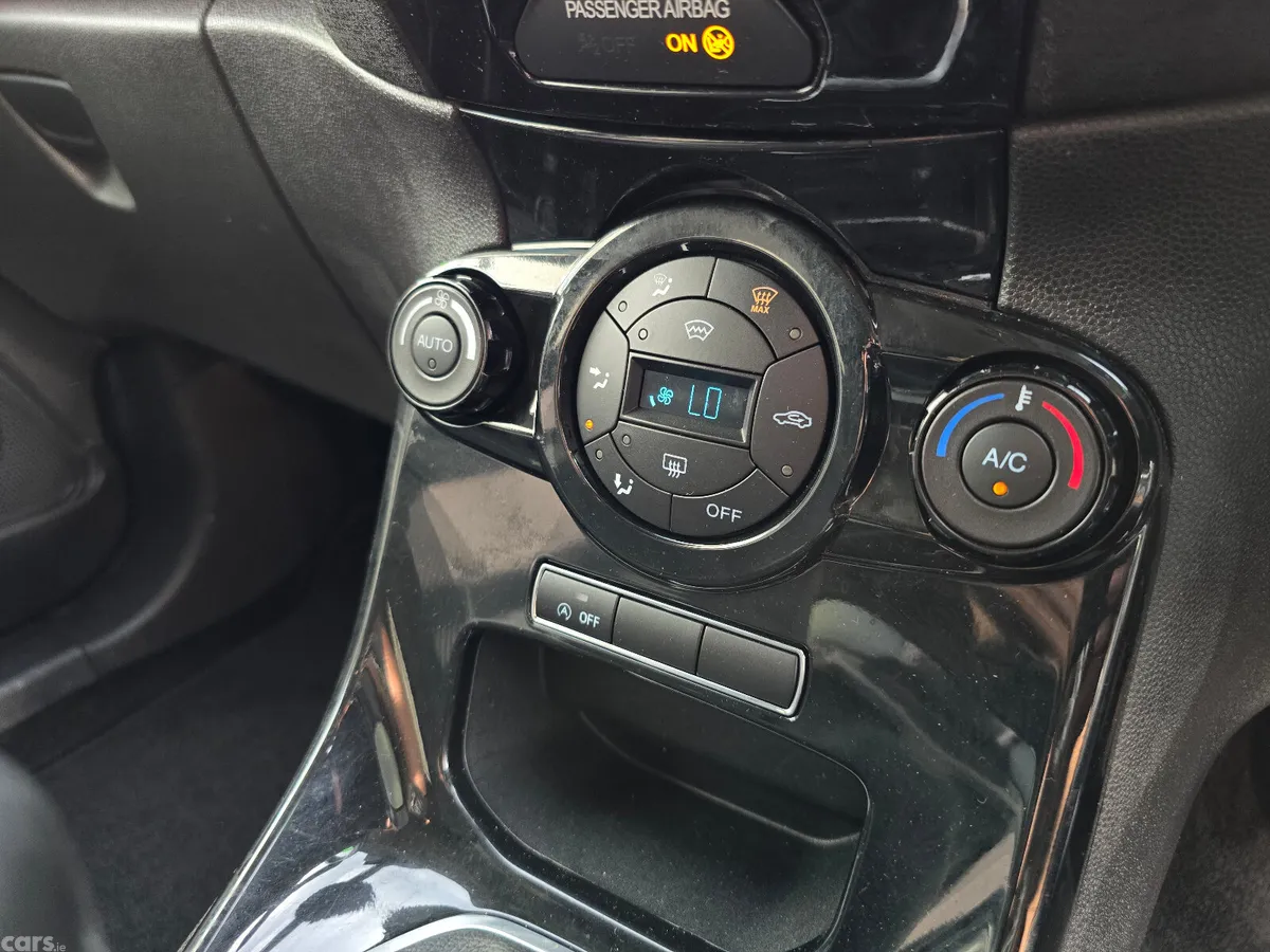 Ford Fiesta Hatchback, Petrol, 2014, Black
